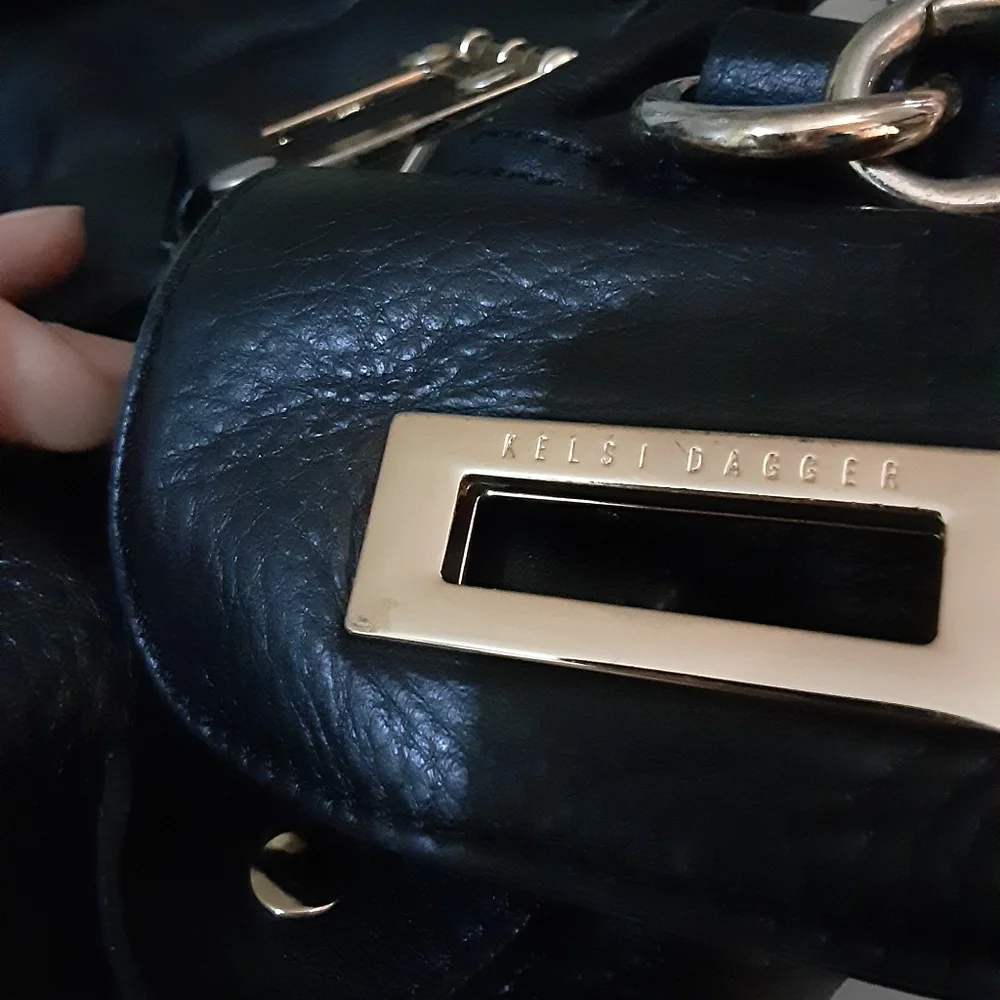 Kelsie Dragger Black Leather  Shoulder bag - Picture 14 of 15